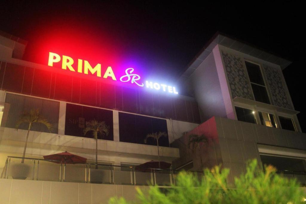 Prima Sr Hotel & Convention Yogyakarta Sleman  Buitenkant foto
