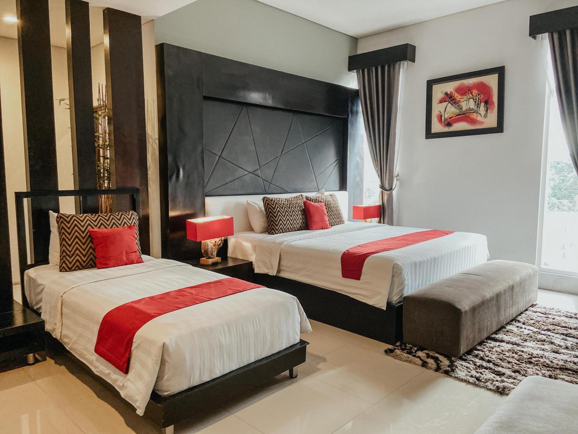 Prima Sr Hotel & Convention Yogyakarta Sleman  Buitenkant foto
