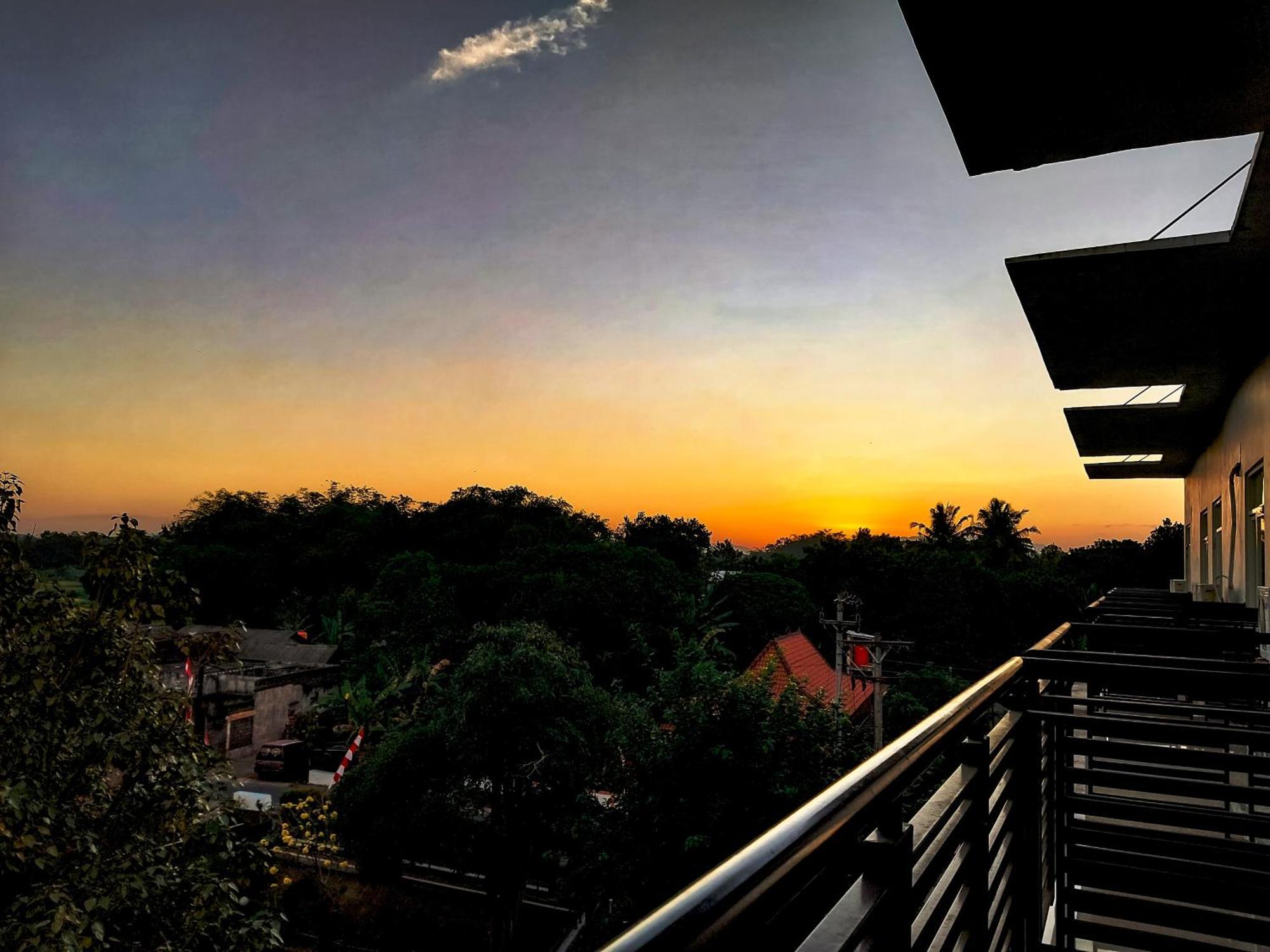 Prima Sr Hotel & Convention Yogyakarta Sleman  Buitenkant foto