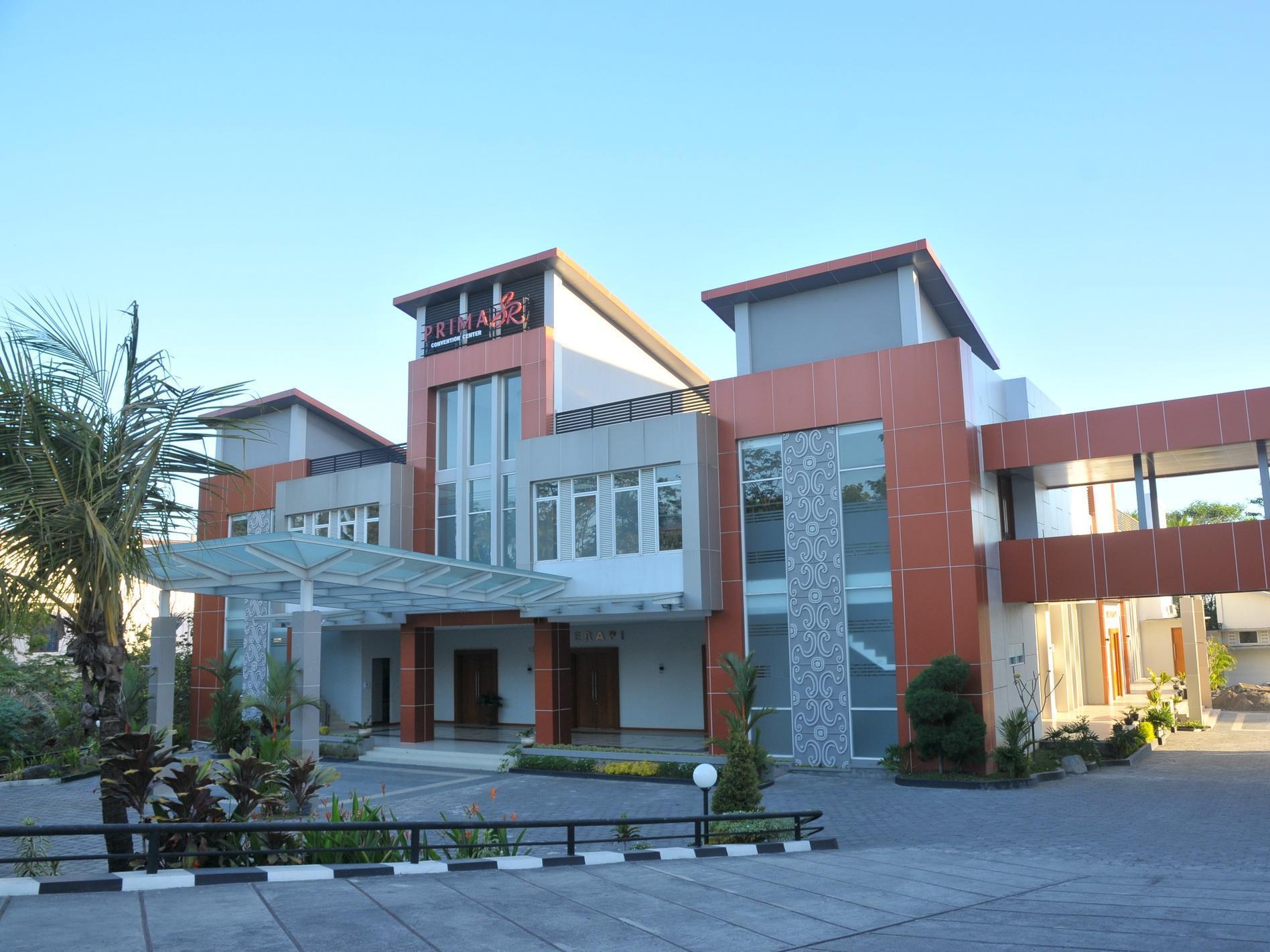 Prima Sr Hotel & Convention Yogyakarta Sleman  Buitenkant foto