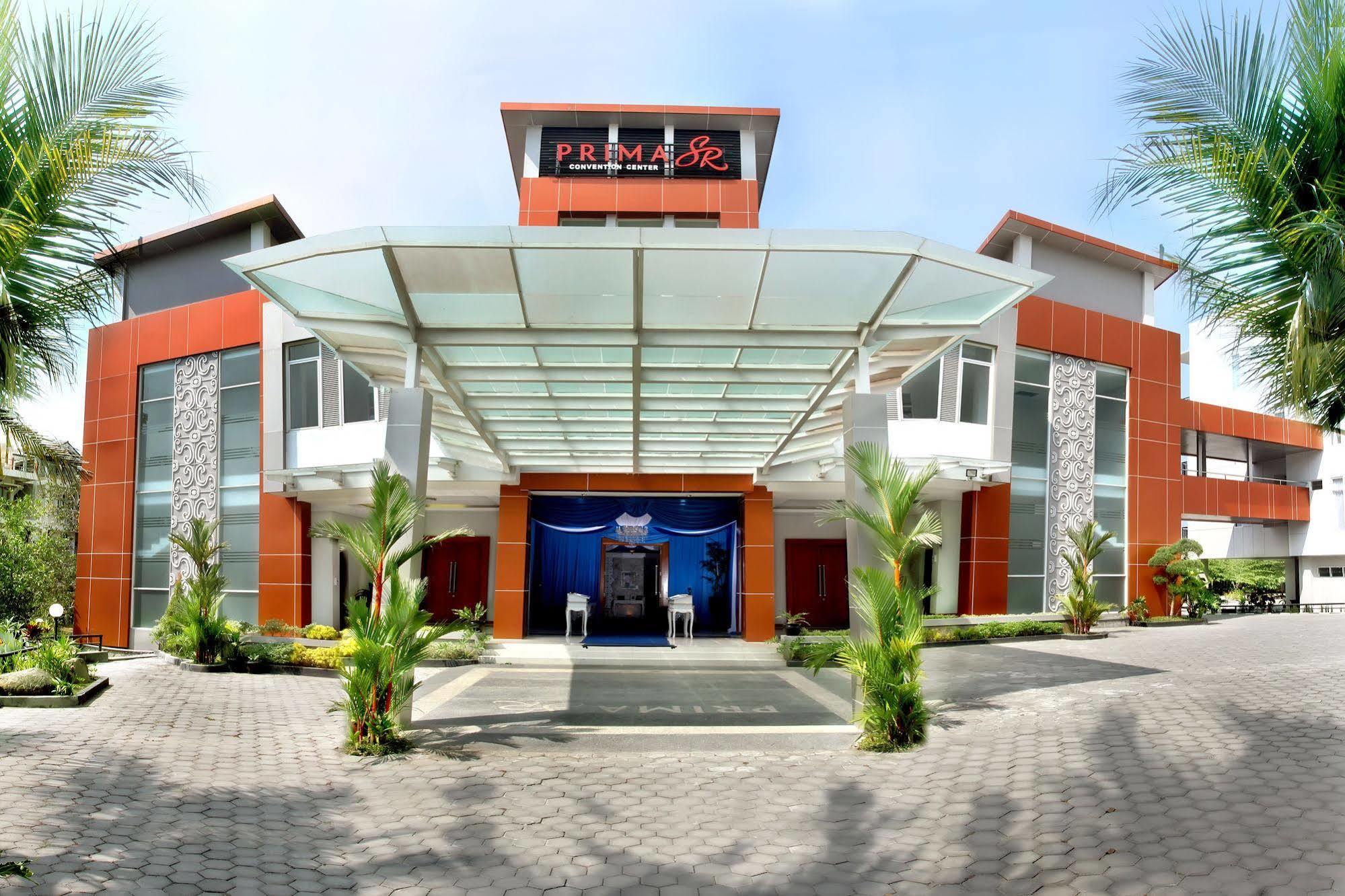 Prima Sr Hotel & Convention Yogyakarta Sleman  Buitenkant foto
