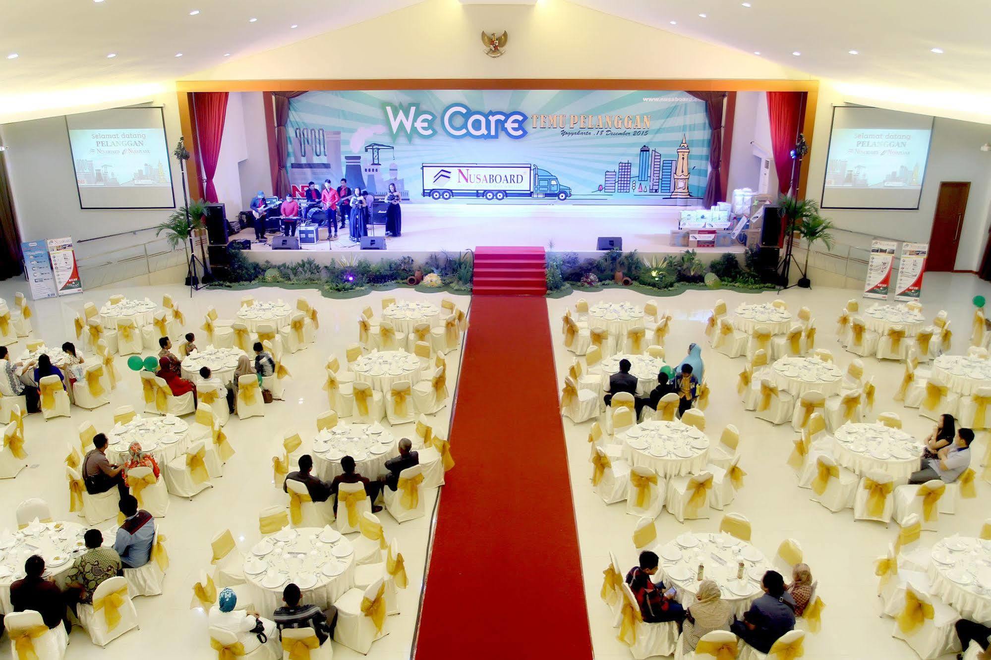 Prima Sr Hotel & Convention Yogyakarta Sleman  Buitenkant foto